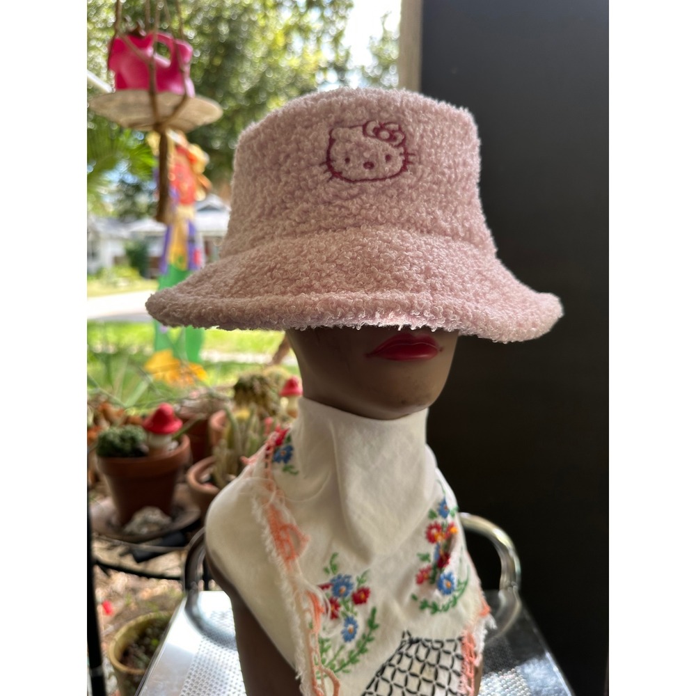 Sanrio Hello Kitty Pink Sherpa Bucket Hat Faux Shearling Embroidered A4283
